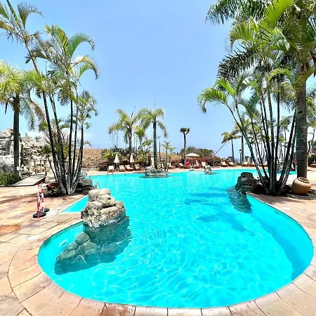 Stunning Views Beside The Beach, Aptartment With Pool * לוס ריאלחוס